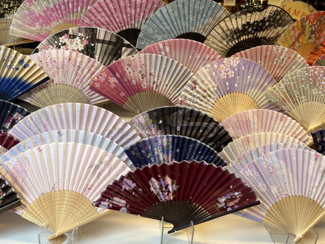 日本の伝統工芸・アニメコンテンツのライセンス販売事業